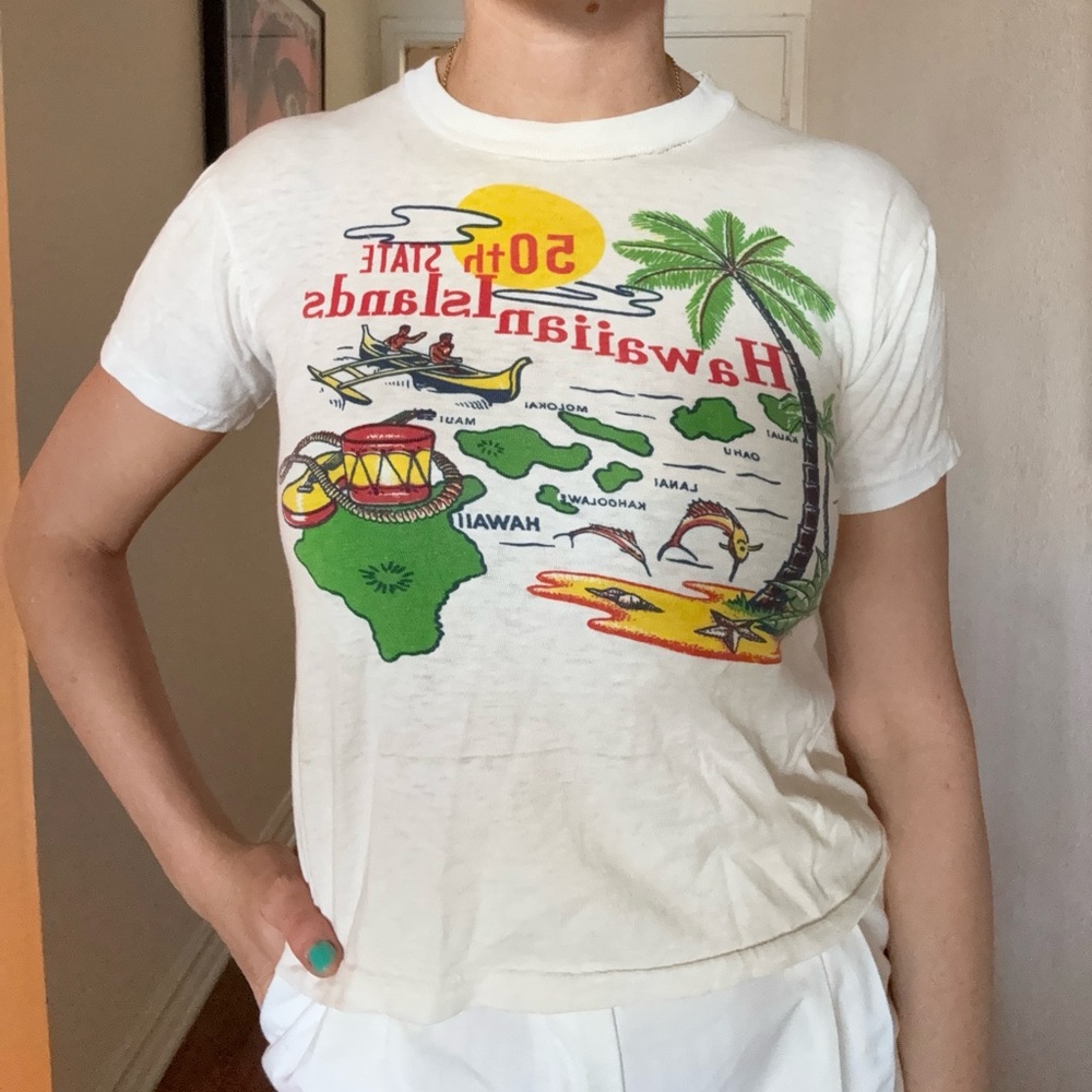 Hawaiian Islands Graphic Tee